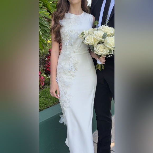 O’blanc Dresses & Skirts - Elegant White Midi Dress